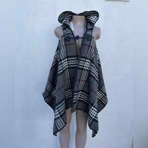 Quagga Elegant Gray Plaid Hooded Cape